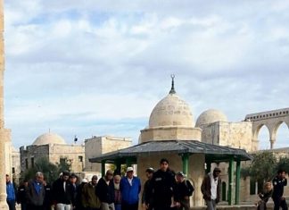 Imigran Ilegal Yahudi Nodai Masjid Al-Aqsa.