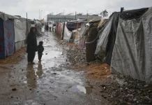 Pengungsi Gaza Berjuang Lawan Musim Dingin