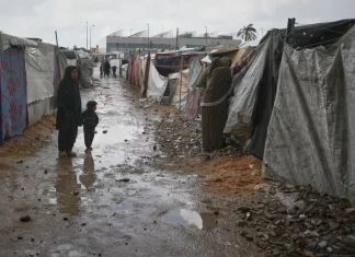 Pengungsi Gaza Berjuang Lawan Musim Dingin