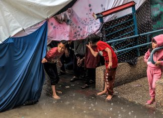 Gaza Alami Malam Terdingin Tahun Ini, Warga Bertahan di Tenda Rapuh