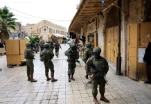 Teroris Israel Lukai dan Culik Warga di Nablus, Bunuh Warga di Al-Khalil