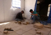 Kisah Abu Jamal: Setengah Tubuh Mendirikan Tenda agar Gaza Tetap Hidup