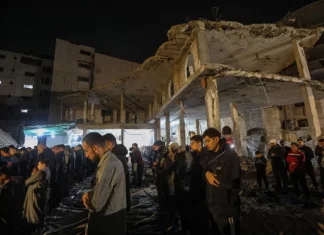 Gaza Shalat Tarawih di Atas Reruntuhan, Akses Dipersempit di Tepi Barat dan Al-Aqsa