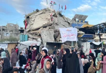 Lebaran Gaza Berubah, Silaturahmi Berganti Ziarah ke Makam