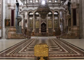 Tak Hanya Tutup Al-Aqsa, Israel Larang Misa di Gereja Makam Kudus Al-Quds