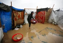 Hujan dan Angin Terjang Gaza: Ratusan Tenda Pengungsi Terendam, Korban Luka Bertambah