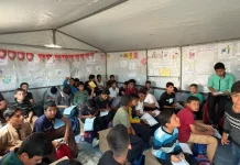 Pendidikan tak Pernah Mati di Gaza, Anak-anak Rela Belajar di Tenda Tengah Reruntuhan