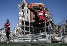Tongkat di Atas Reruntuhan: Lapangan Sepak Bola Gaza Jadi Arena Ketahanan