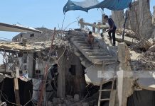Di Bawah Beton Gaza, Warga Mengais Jasad dan Kenangan yang Tersisa