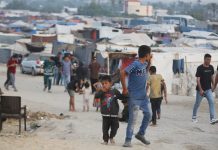 ‘Zona Aman’ di Bawah Hujan Peluru: Israel Terus Teror Pengungsi Palestina di Khan Yunis