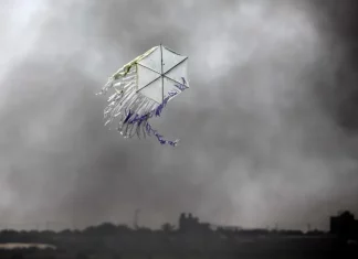 Layang-Layang dari Gaza Bikin Panik Sistem Keamanan Pemukiman Israel