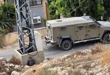 Pulang Sekolah, Anak Palestina Bersembunyi di Balik Tiang karena Takut Tentara Israel