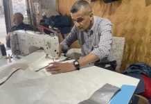 Dari Terpal Bekas Menjadi Tas, Cara Warga Gaza Bertahan di Tengah Kelangkaan
